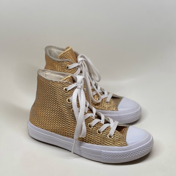 The Converse Chuck II Perforated Metallic womens size 5 - Picture 1 of 6